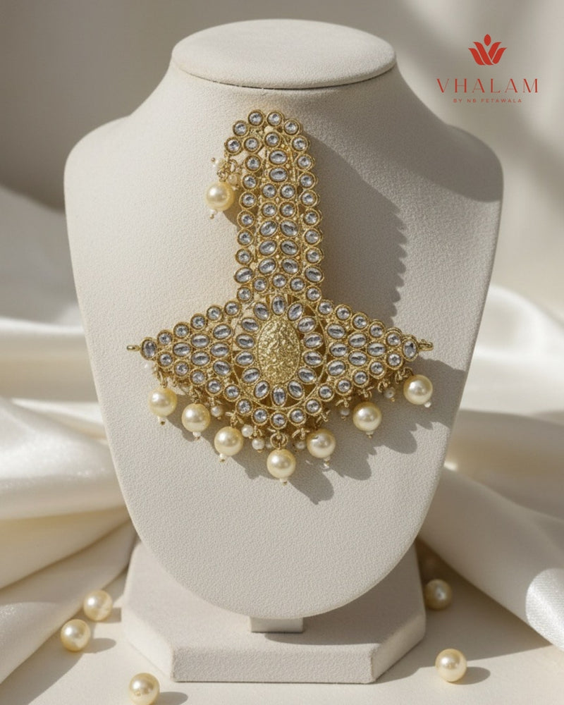 Majestic Gold Oval Kundan Safa Brooch