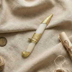 Imperial Alabaster Katar: Metal & Polished Mineral