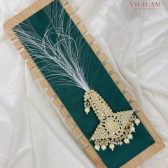 Majestic Gold Oval Kundan Safa Brooch