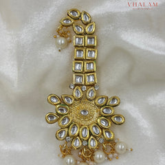 Classic Floral Motif Kundan Safa Brooch