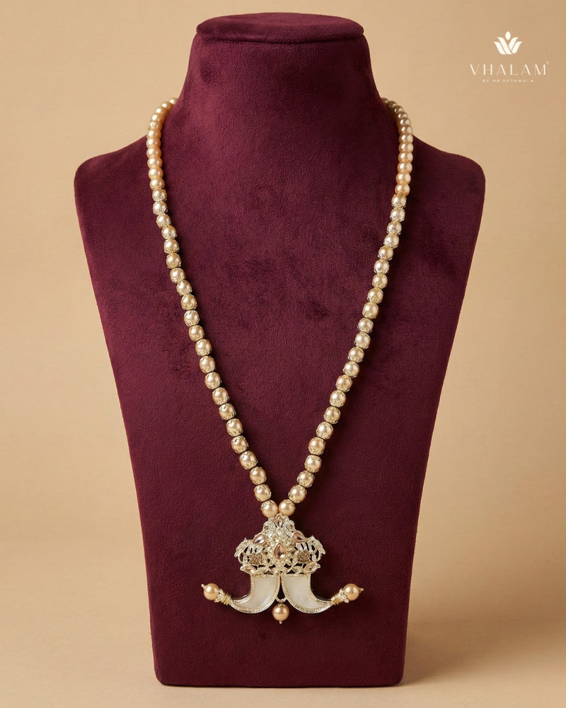 Groom Triangle Kundan Wagh Nakh Dual Mala