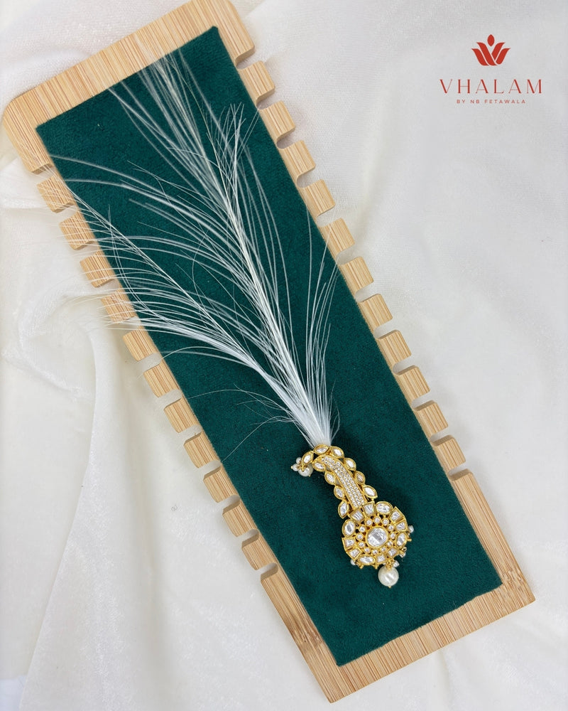 Elegant Circular Design Kundan Brooch with Crystals