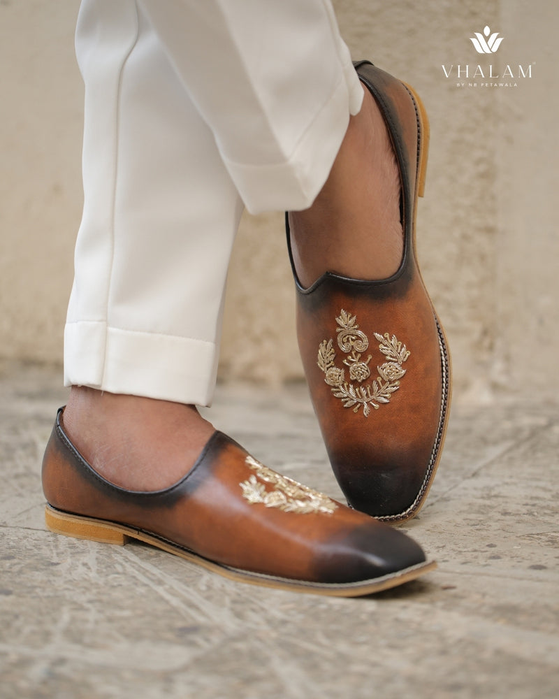 Handmade Dual Coloured Groom Jutti with Regal Handwork