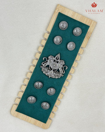 Heritage Lion Shield Silver Button & Brooch Set