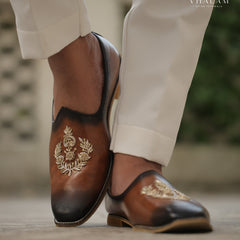 Handmade Dual Coloured Groom Jutti with Regal Handwork