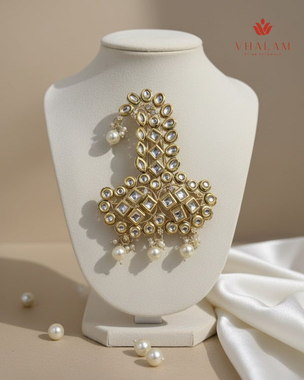 Royal Polki Groom Brooch in Diamond Motif Design