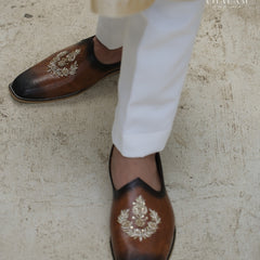 Handmade Dual Coloured Groom Jutti with Regal Handwork