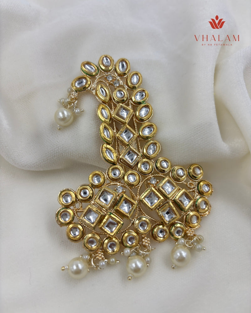 Royal Polki Groom Brooch in Diamond Motif Design