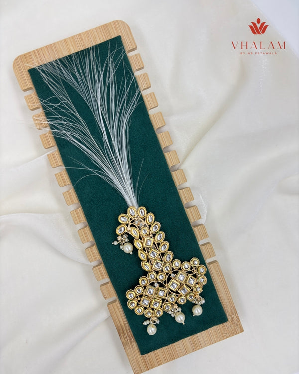 Royal Polki Groom Brooch in Diamond Motif Design