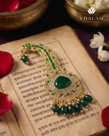 Radiant Green Emerald Sultan Kalgi Golden