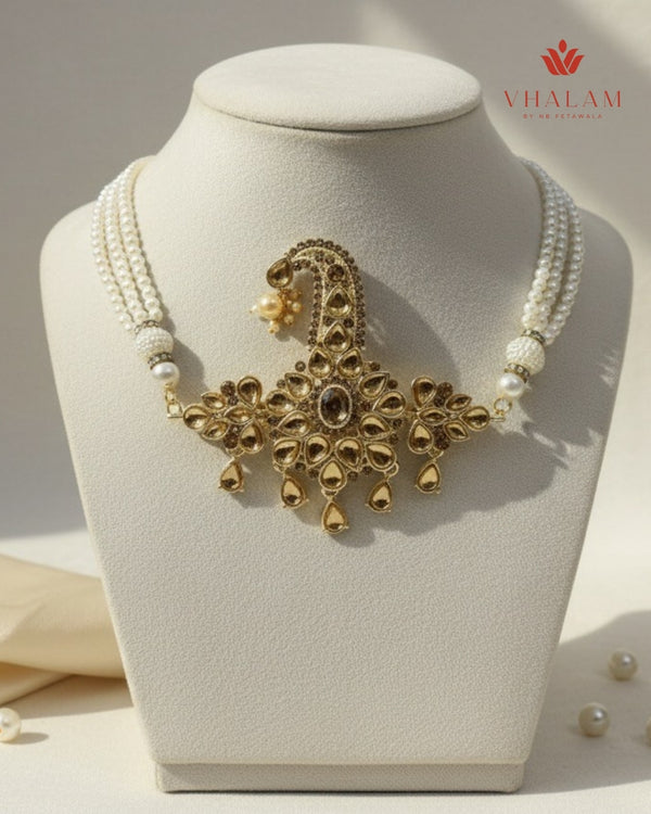 Royal Gold Floral Kundan Safa Brooch With Pearl Strings