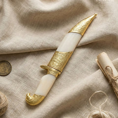 Imperial Alabaster Katar: Metal & Polished Mineral