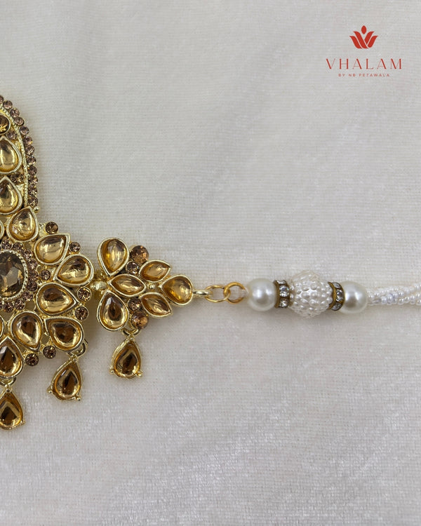 Royal Gold Floral Kundan Safa Brooch With Pearl Strings