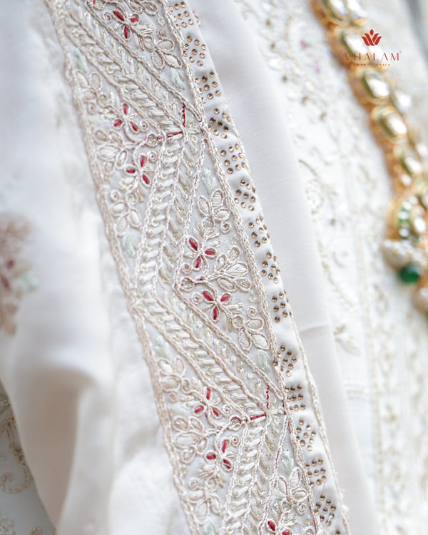 Elegant Cream Shawl with Subtle Maroon and Gold Detailing