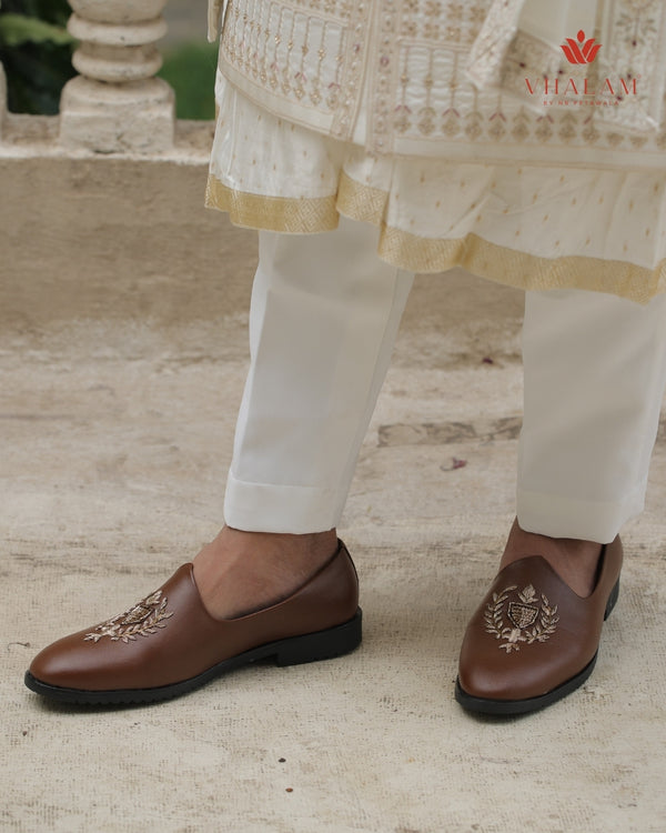 Tan Coloured Mojdi-Style Shoe with Elegant Hand Embroidery