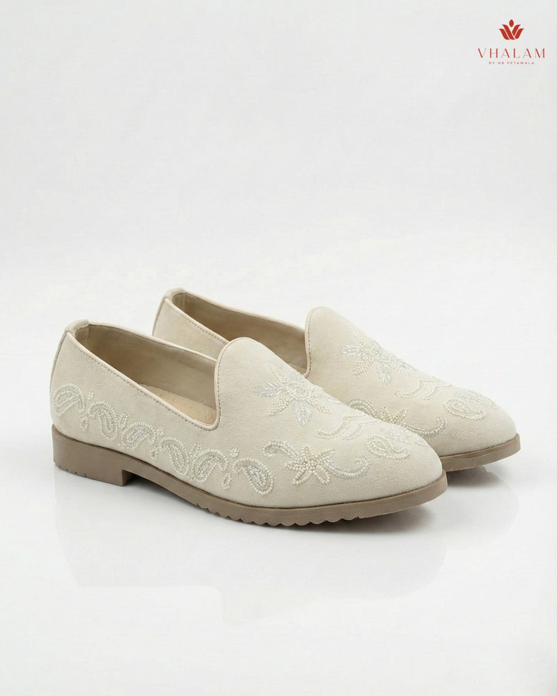 Ivory Egret Suede Loafer – Hand-Beaded Tonal Ivory Wedding Jutti