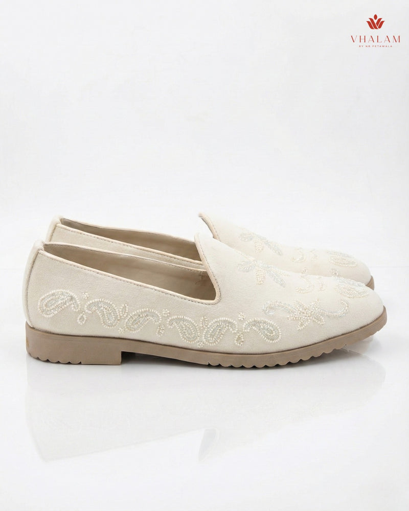 Ivory Egret Suede Loafer – Hand-Beaded Tonal Ivory Wedding Jutti