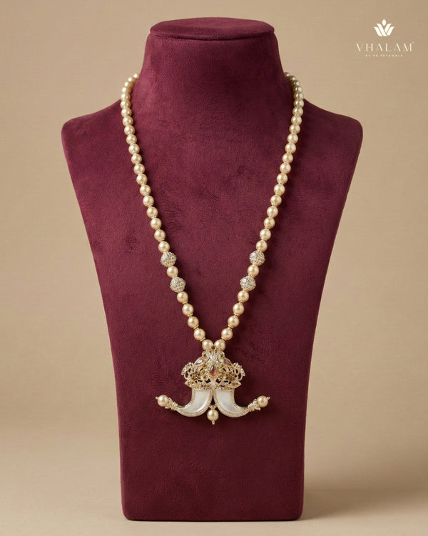 Groom Pink Triangle Kundan Wagh Nakh Dual Mala