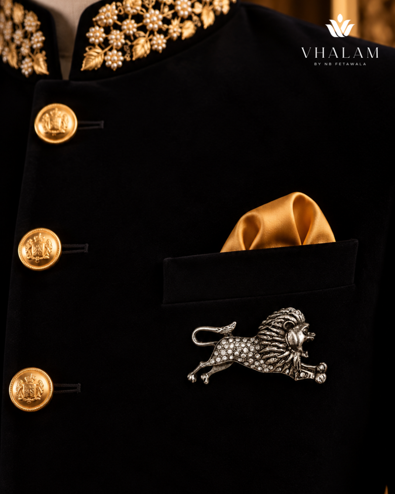 Rajsi Simha Garjana Silver Brooch