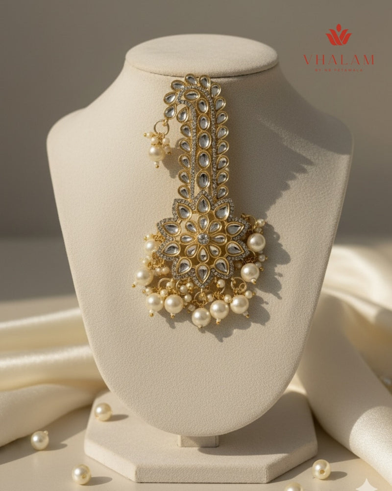 White Floral Kundan and Pearl Turban Brooch