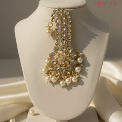 White Floral Kundan and Pearl Turban Brooch
