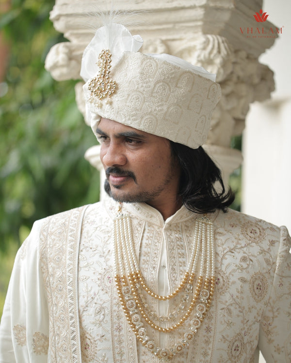 Classic White Wedding Turban with Kundan Detailed Brooch