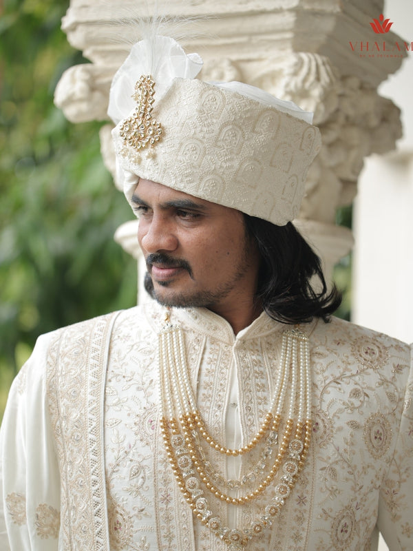 Classic White Wedding Turban with Kundan Detailed Brooch