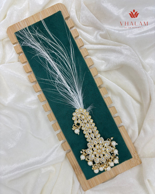 White Floral Kundan and Pearl Turban Brooch