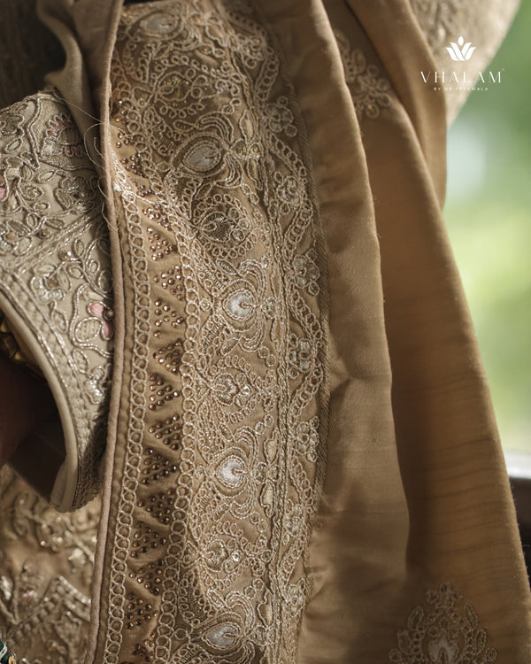 Regal Gold-Toned Shawl with Intricate Handwork