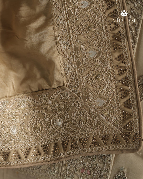 Regal Gold-Toned Shawl with Intricate Handwork