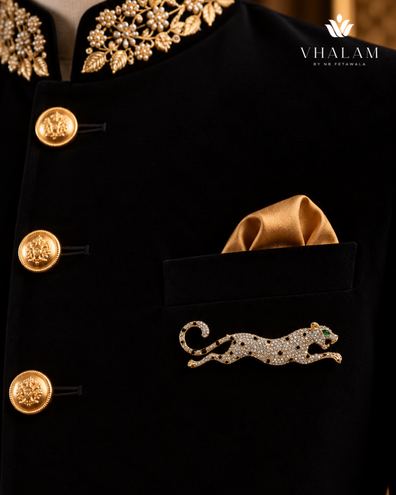 Rajsi Suvarna Chitah Veer Brooch