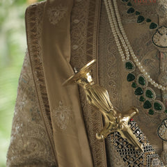 Regal Gold-Toned Shawl with Intricate Handwork