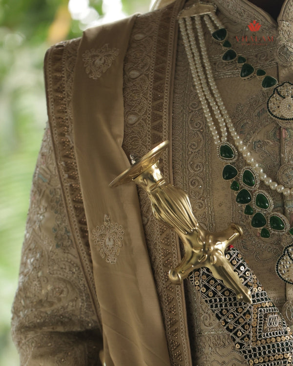 Regal Gold-Toned Shawl with Intricate Handwork