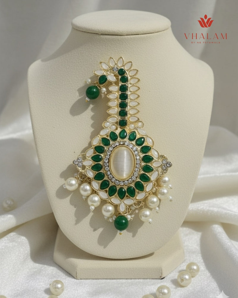 Emerald Green and White Kundan Pearl Brooch