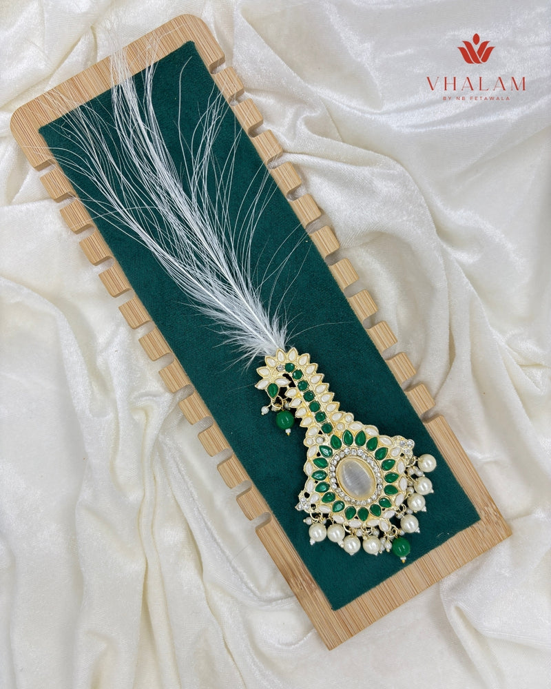 Emerald Green and White Kundan Pearl Brooch