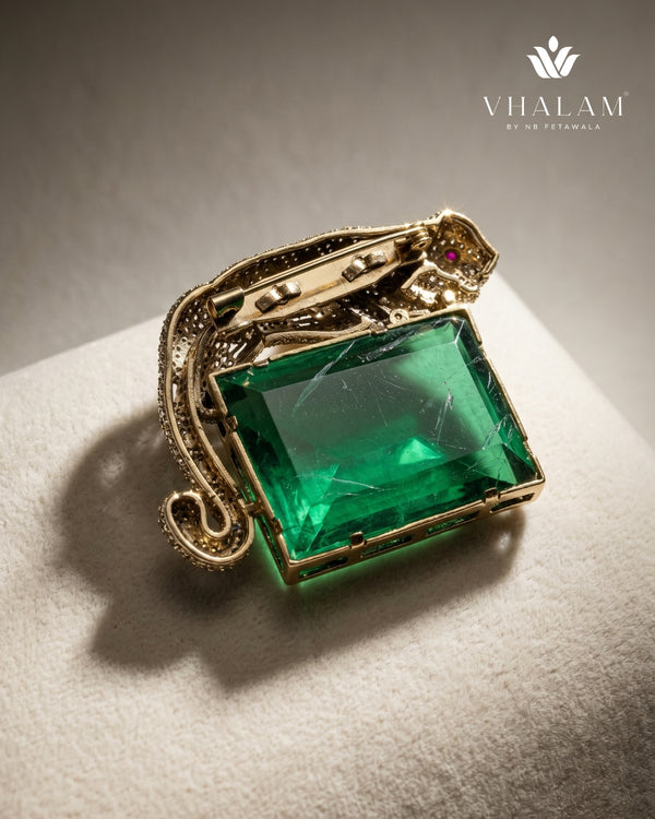 Royal Panther Emerald Green Stone Ceremonial Golden Brooch