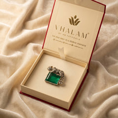 Royal Panther Emerald Green Stone Ceremonial Golden Brooch