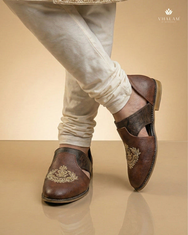 Pheasant Hand-Embroidered Zardosi Crest Mules