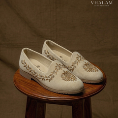 Beige Goldfinch Suede Loafer – Hand-Embroidered Gold Zari Wedding Jutti