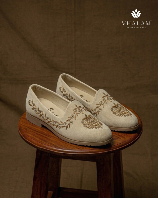 Beige Goldfinch Suede Loafer – Hand-Embroidered Gold Zari Wedding Jutti