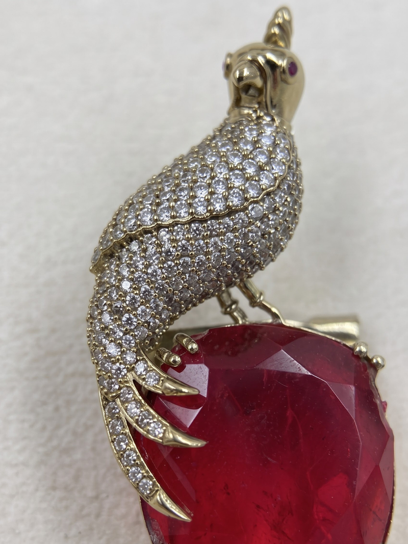 Chirag Crest Brooch with Emerald Maroon Stone