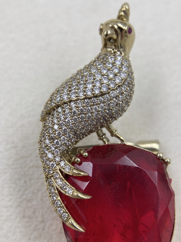 Chirag Crest Brooch with Emerald Maroon Stone