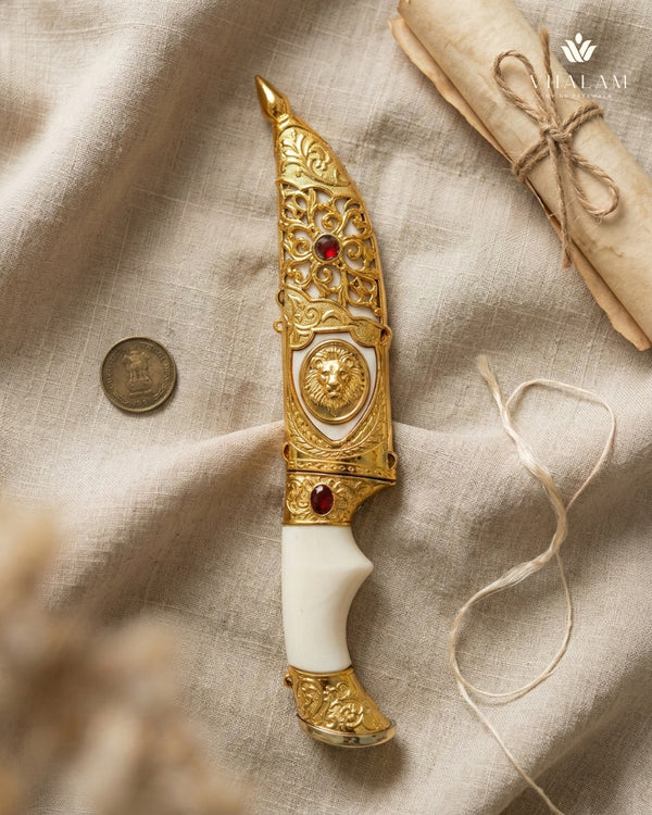 Lion Crest Plastic Katar (69g | 9.5 inch)