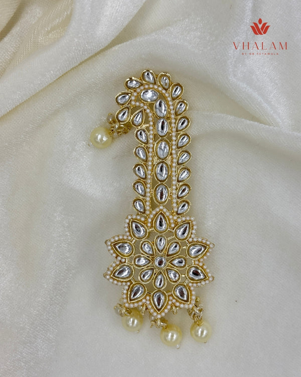 White Floral Kundan Wedding Turban Brooch