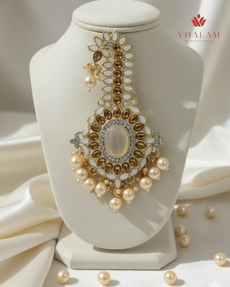 Emerald Gold and Ivory Kundan Pearl Brooch