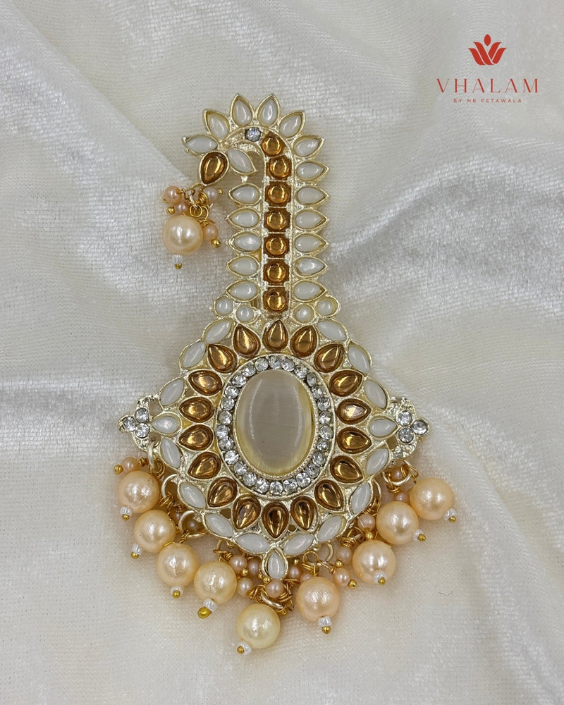 Emerald Gold and Ivory Kundan Pearl Brooch