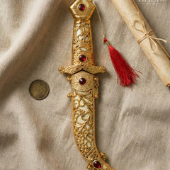 Crimson Lattice Plastic Katar (11.5 Inch | 86g)