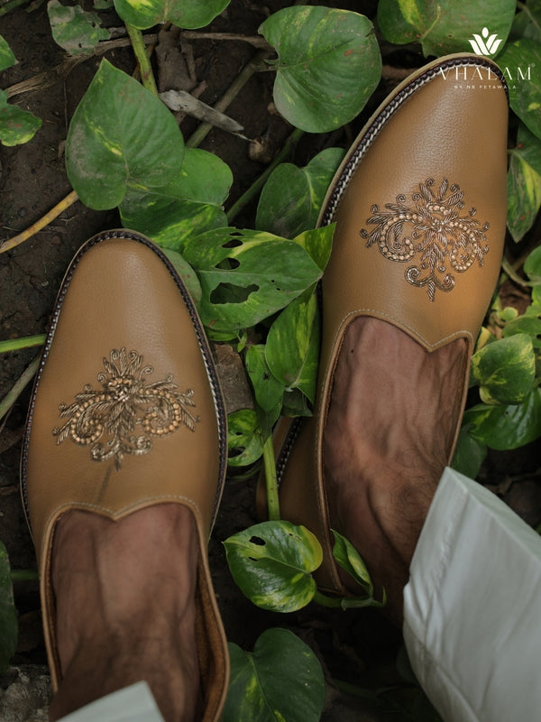 5-Piece Groom's Set for Ivory/Off-White Sherwani