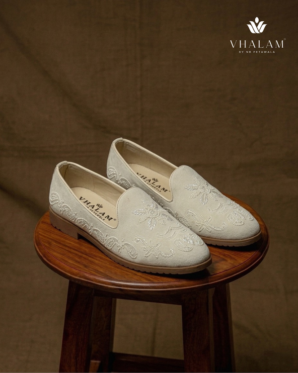 Ivory Egret Suede Loafer – Hand-Beaded Tonal Ivory Wedding Jutti