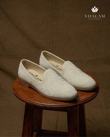 Ivory Egret Suede Loafer – Hand-Beaded Tonal Ivory Wedding Jutti